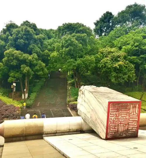 菩提古镇行走进禅意人间
