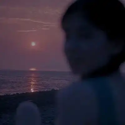 女生头像机场等不到一艘船就像我等不到你一样第151期
