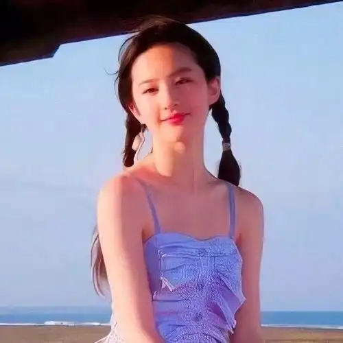 笑容超甜美的女生头像
