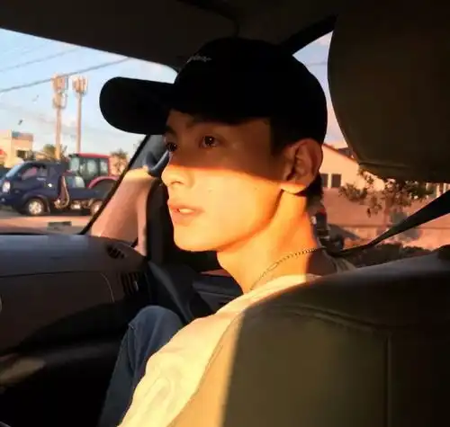 头像你家真穷,我说去你家玩,你说没门
