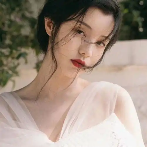 港风女生头像
