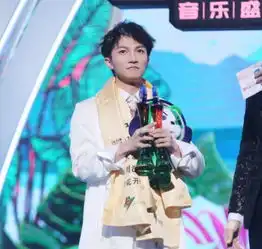 东方风云榜十大金曲出炉,周笔畅蔡徐坤李荣浩上榜,冯提莫也入榜
