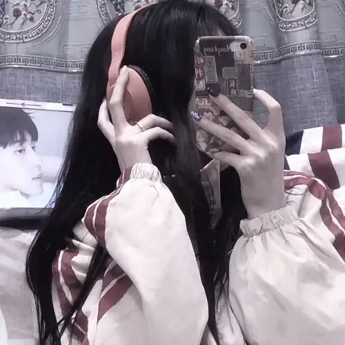 女笨笨
