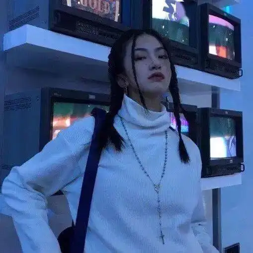 头像想去快乐里躲一躲
