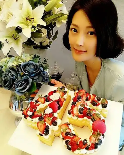 最佛系女星,与男友相恋28年不婚,因进娱乐圈与家人十年断来往
