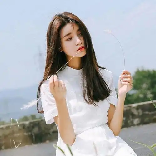 当心倦了累了,记得停下来给心灵寻一份安暖,给自己寻一方晴空
