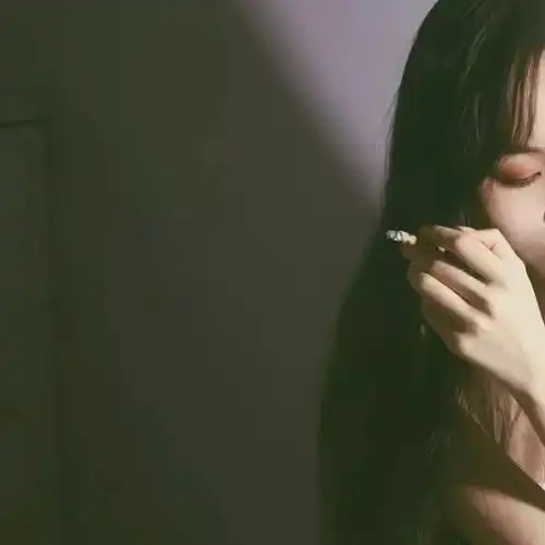 微信霸气高冷的句子我的善良,从不该惯着不识好歹的人
