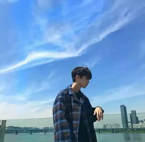 头像感情没有先来后到,不被爱的才是第三者
