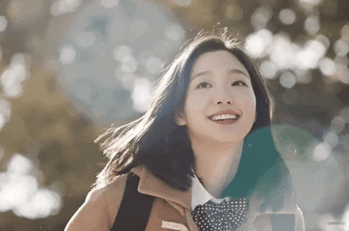 韩国首位青龙视后,这位淡颜系女演员越看越美
