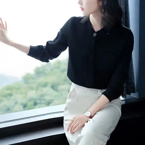 马上要七夕了,瞧瞧新上的衬衫,嫩美得像18岁,适合70后女人
