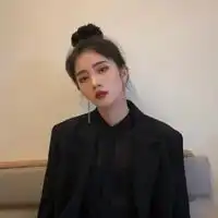 体现干练女性的微信头像干练女人微信头像
