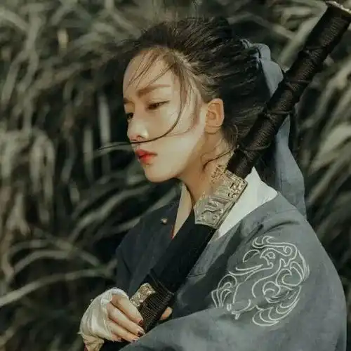 超好看的古风头像
