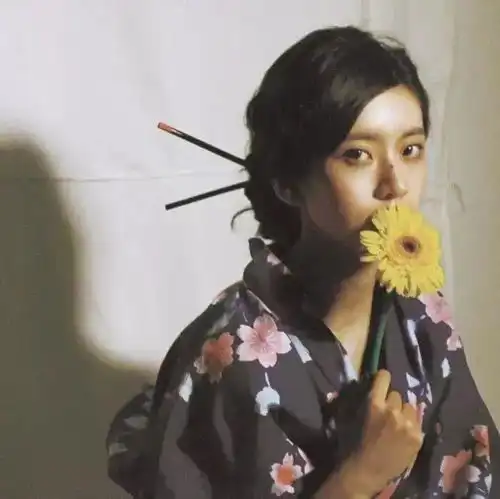 日系女生头像
