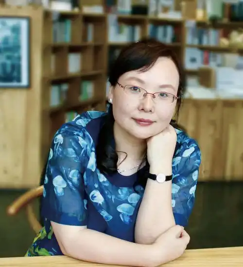 展现当下文学现场,张莉年选系列醒来已是正午茉莉为远客上市
