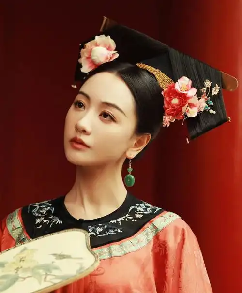 不缺资源的佛系女星杨蓉不温不火,但是就是主打一个随心所欲
