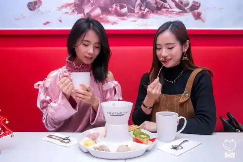 为了这个圣诞冰淇淋,一堆佛系少女挤破头只为品尝一口
