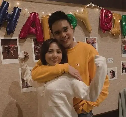 著名女歌手被曝离婚,童年惨遭家暴父母早逝,患多囊卵巢难以受孕
