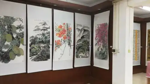 万宁五指山书画摄影作品联展在市文化馆开展
