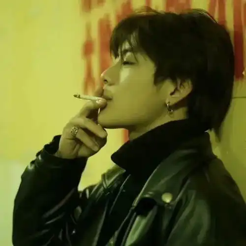 男生头像回眸看见万千世界
