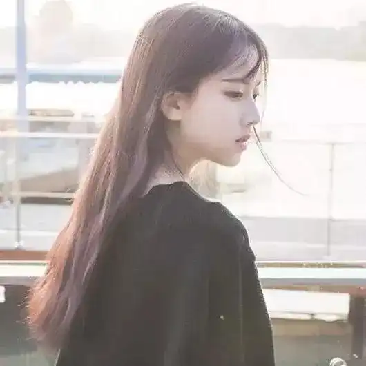 女神必备一头乌黑发亮的秀发
