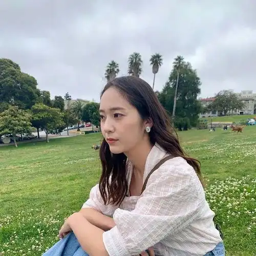 韩国第一冰山女王脸,27岁身价过亿,网友她好拽,我好爱郑秀晶郑秀妍韩星李敏镐少女时代网易订阅
