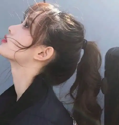 不喜欢做造型的女生,尝试这几款扎发,显脸小又减龄不用担心过时
