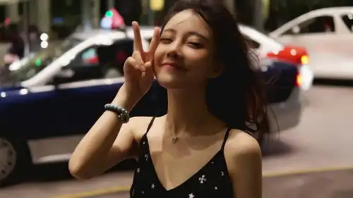 冯提莫演唱会一张门票1200,连粉丝都直言佛系少女听不起

