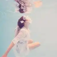 看海女生头像
