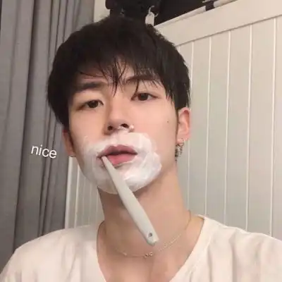 超酷男生头像真人留给那些深爱的人吧
