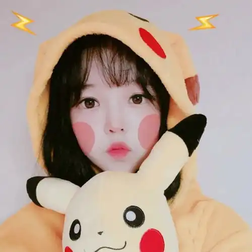 皮卡丘黄图
