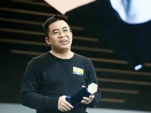 广东低调的富豪站在小米雷军身后,大赚202亿财富
