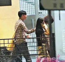 刘德华妻子朱丽倩青涩旧照曝光
