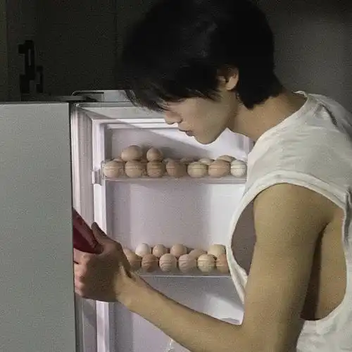 佛系男头像最帅三个女生烧伤