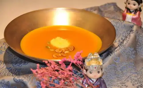 佛系青年男女,一到圣诞节就还俗了
