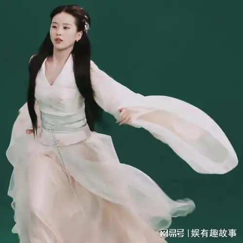 刘诗诗时隔5年再次回归古装圈,她的微博简介却暴露佛系的性格
