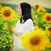 安静唯美的女孩的qq头像

