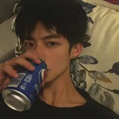 招女孩喜欢的男生头像

