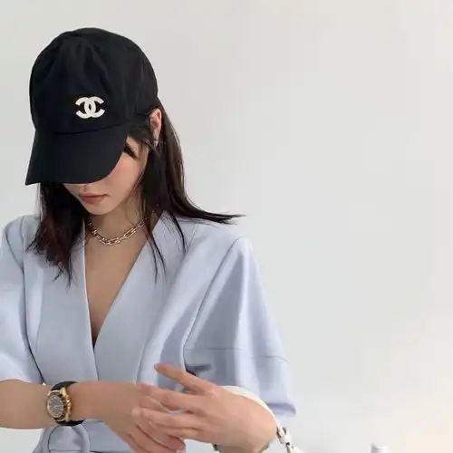 小众气质高冷系女生头像
