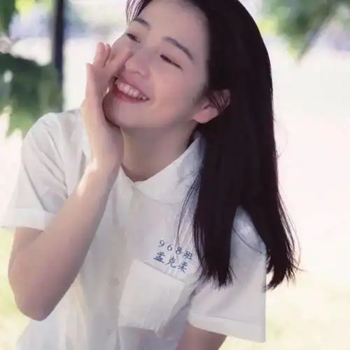 真人女生头像美不胜收

