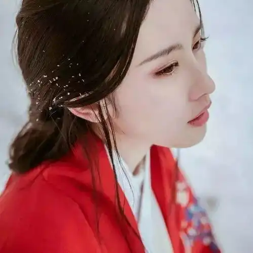 红色系头像唯美女生头像
