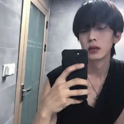 溺毙手机控时尚帅气魅力男头.你男生头像我要个性网
