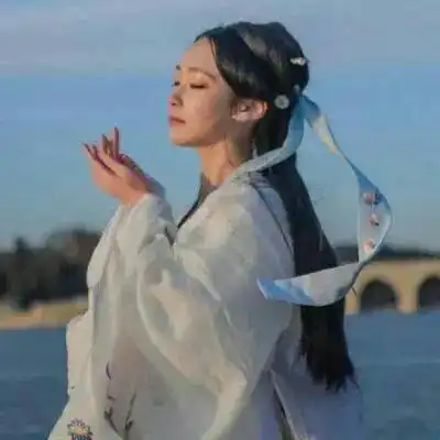 真人唯美古风意境美女头像丨一叶浮萍归大海,人生何处不相逢

