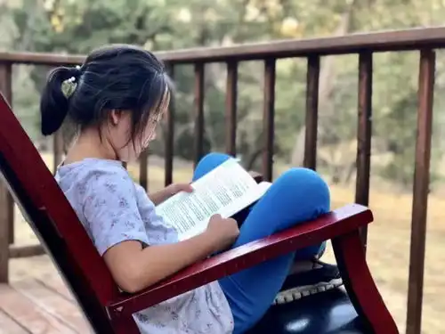 9岁女儿出版全英文小说,只因佛系老爸做到陪娃的第三重境界
