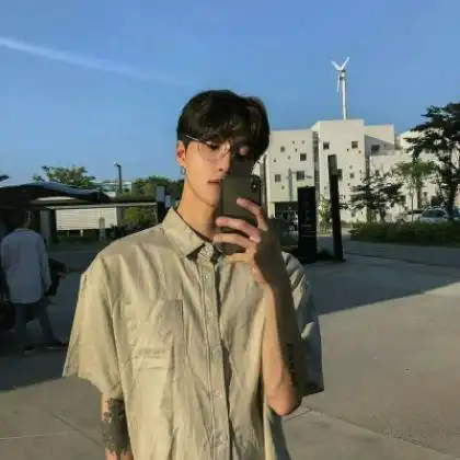qq男生霸气超拽酷,静静看着空气感受一切
