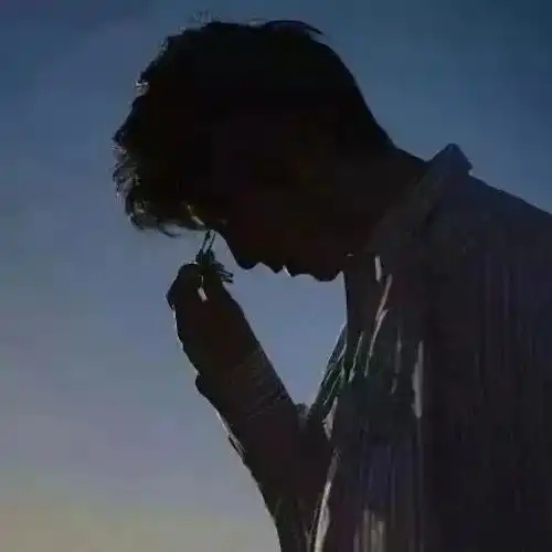 很养眼的真人男生头像
