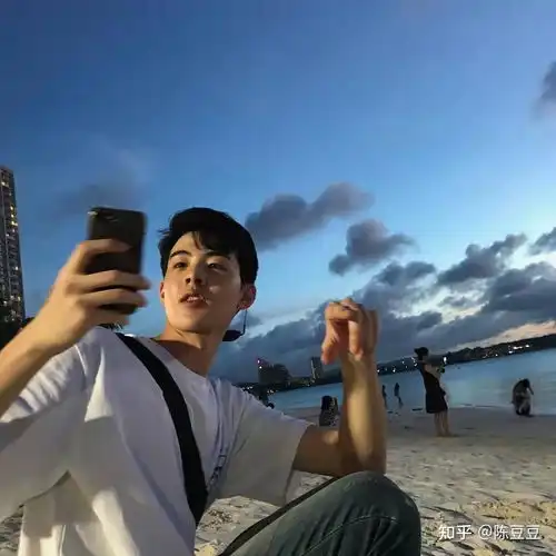 1女n男的4部韩剧短剧推荐peng去他的爱暧昧的便利店一睁眼,三名男友灰姑娘与四骑士
