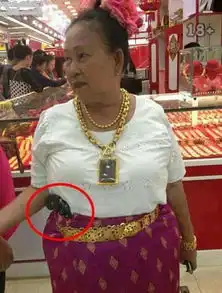 金价反弹,一大波中国大妈正在接近,该入手黄金了吗
