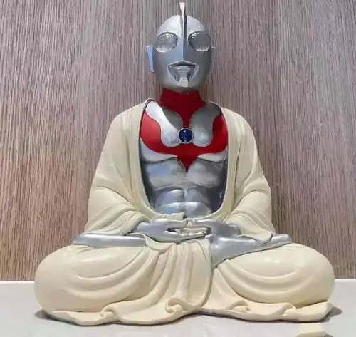 模玩控禅坐奥特曼模型
