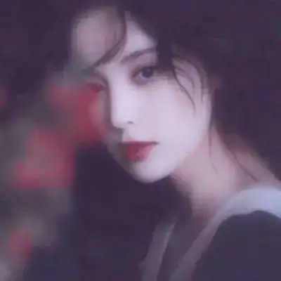 今天的头像这么好看,还取什么标题
