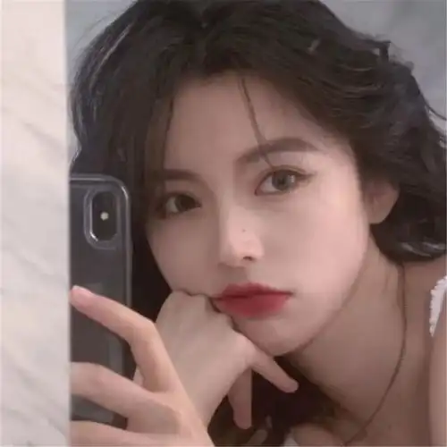 女生敢拿这4个字吼你,铁定是暗恋,傻弟弟偷着乐吧
